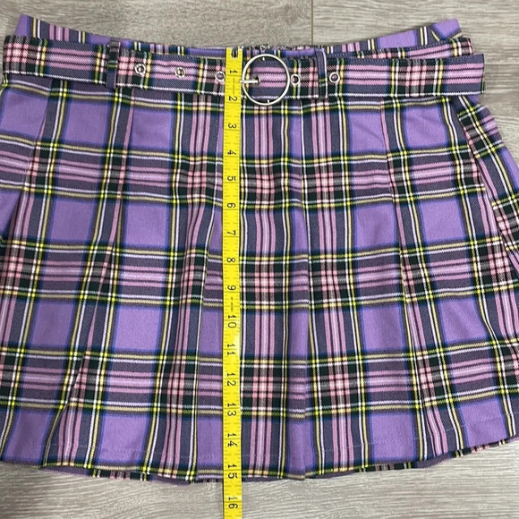 Almost Famous Grommet Belt Plaid Pleated High Rise Mini Skirt Purple Pink L - Picture 9 of 13
